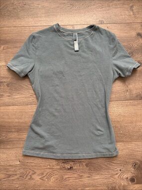 SKIMS Short Sleeve Crew Tee in Blue/gray